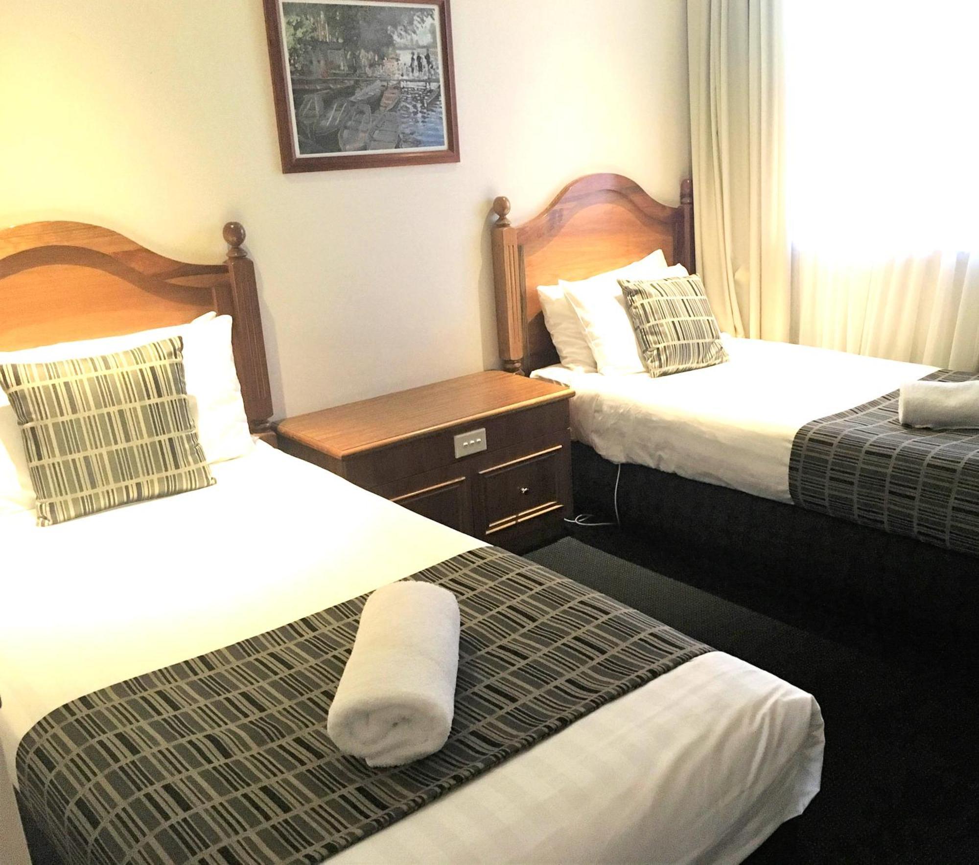 Best Western Ambassador Motor Inn & Apartments Wagga Wagga Exterior photo