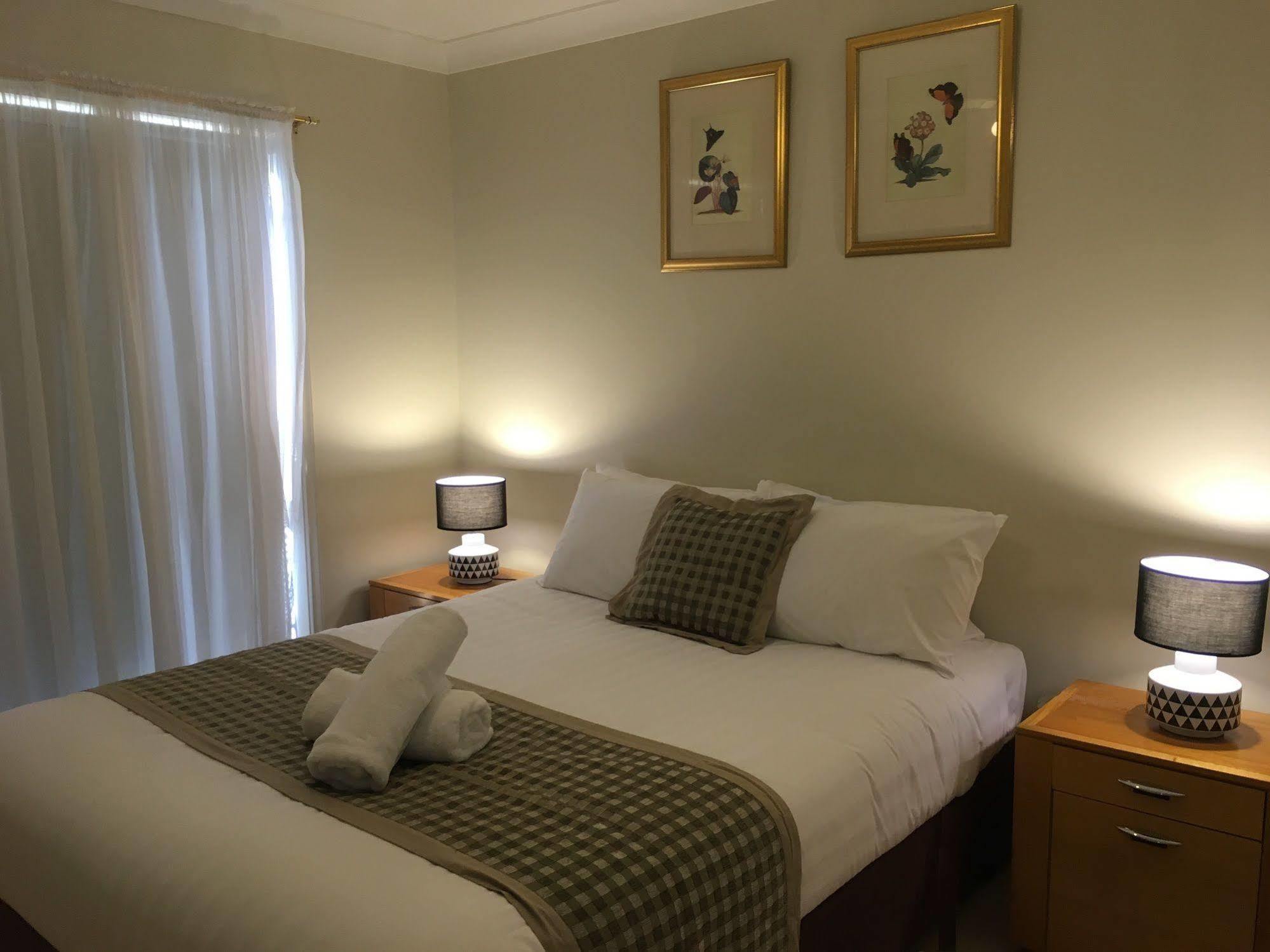 Best Western Ambassador Motor Inn & Apartments Wagga Wagga Exterior photo